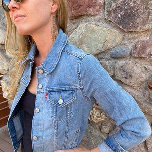 LEVI’S Original Trucker Jacket; light denim Size S: $34